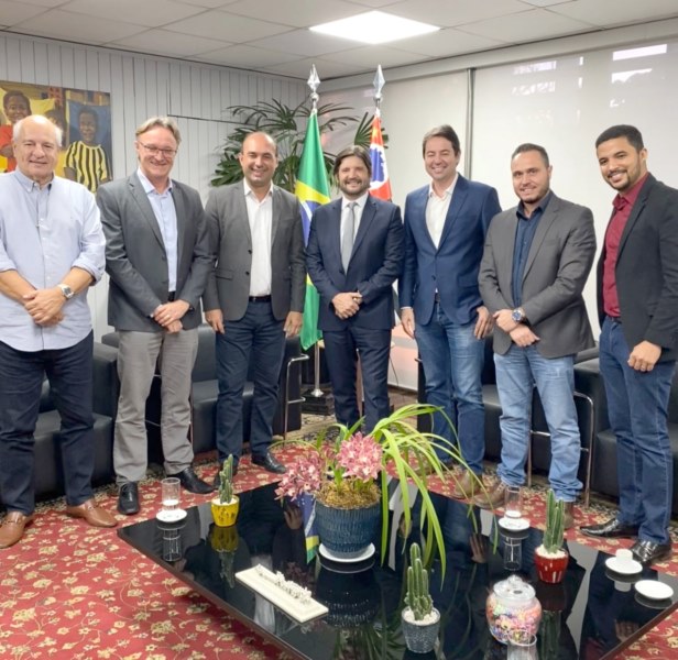 Vereador participa de evento de lançamento da Frente Parlamentar do Cooperativismo.