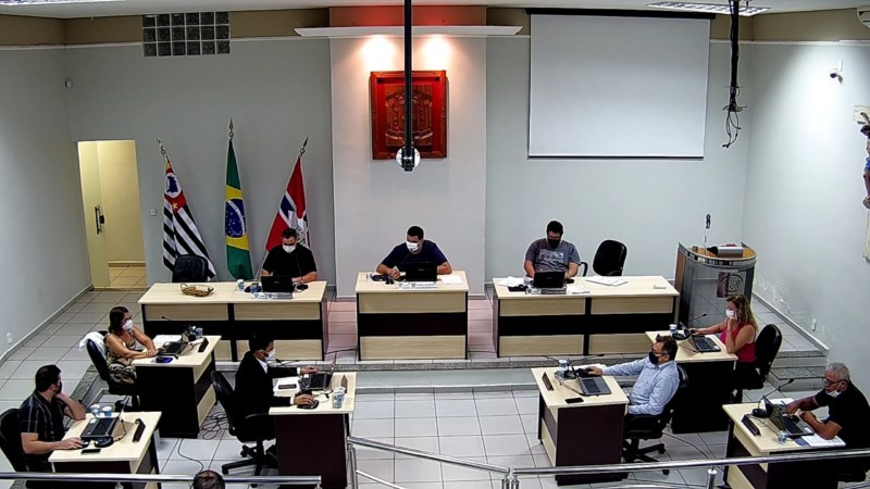 Vereadores aprovam abertura de crédito para aquisição de veículos.