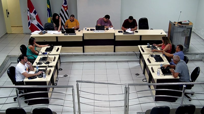 Câmara aprova reajuste para servidores municipais na primeira sessão do ano.