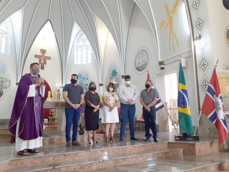 Vereadores participam da missa em comemoração ao aniversário de Pirangi.