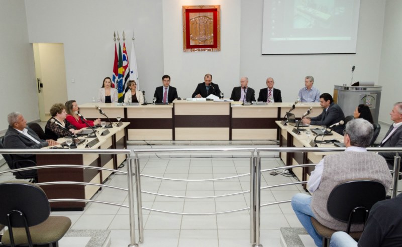 Sessão Solene para Entrega de Título de Cidadão Pirangiense.