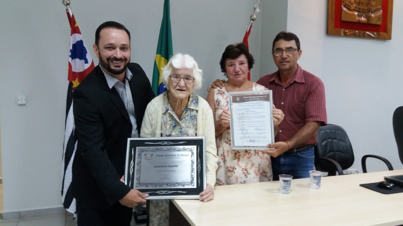 Câmara concedeu título de cidadania a senhora Lúcia Zonta Lazarini.