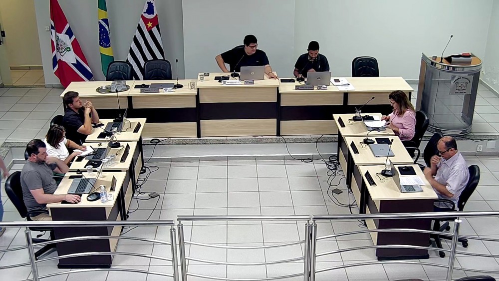Primeira sessão da Câmara após eleição tem agradecimentos.