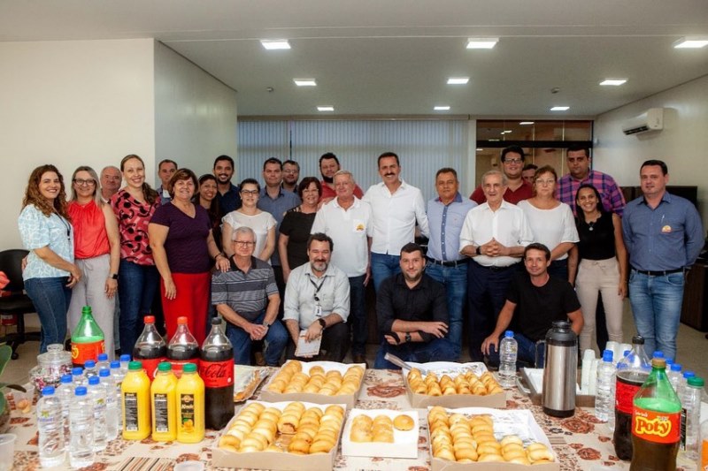 Vereadores acompanham visita do secretário da Agricultura do Estado ao Frango Gonzalez.