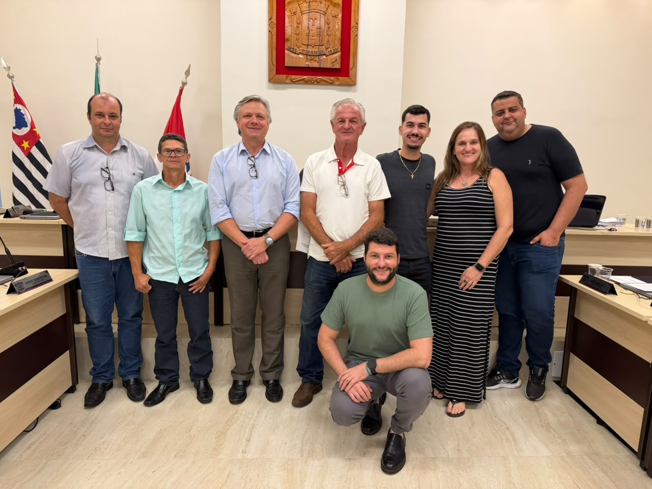 Câmara Municipal promove reunião para atualização de normas legislativas.