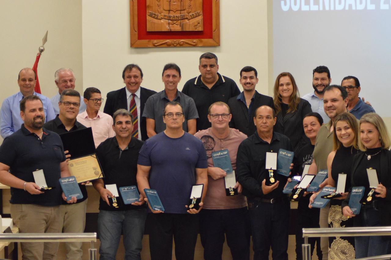 Câmara homenageia educadores físicos.